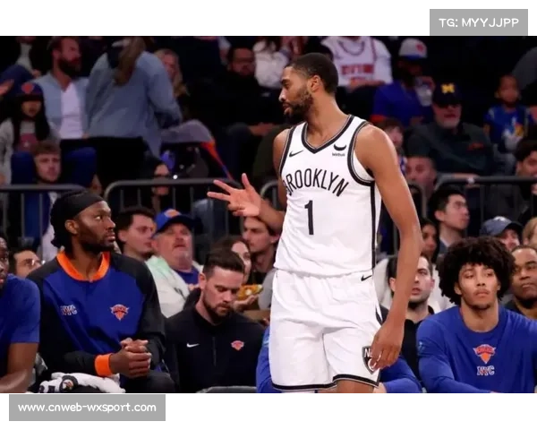 尼克斯整体实力占优，主场胜篮网概率较高